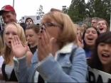RAW VIDEO, Adam Lambert Arrives