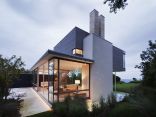 $12.5M for a Modern Glass House in Montauk