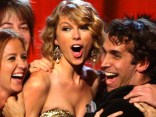 Taylor Swift Makes History at CMAs