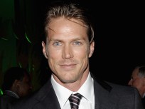 Jason Lewis Spotted on "Sex" Sequel Set
