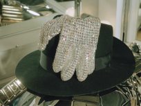 Michael Jackson's Glittery Glove Up For Auction