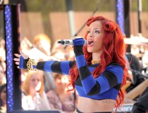 Rihanna Draws Fire for Violent New Video