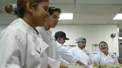 Students Prepare Thanksgiving Meal