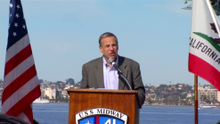 Mayor Filner Speaks at Kiss Statue Dedication