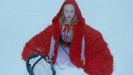"Red Riding Hood" Is "Twilight" With a Really Pretty Cape
