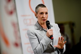 Fiorina Loans Self $2.5 Million to Kickstart Campaign