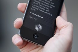 iPhone 4 Siri Hack Warning!