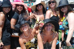 Horses, Hats Do Del Mar