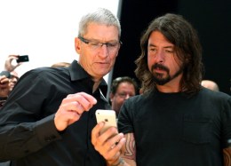 Apple Unveils iPhone 5