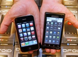 Google or Apple? For Tech Execs, a Hard Choice