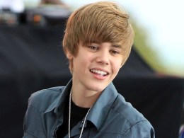 Failure to Tweet! Justin Bieber’s Manager Arrested for Mall Melee