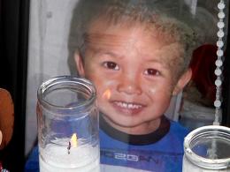 Stranger Offers to Help Toddler's Grieving Family