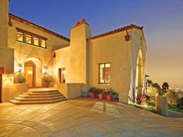 A Sunny Spanish Compound in Southern California