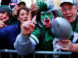 TONIGHT: J-E-T-S! NYC Holds Pep Rally for Gang Green in Times Square