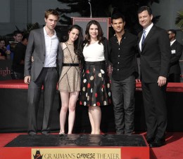 "Twilight" Author Chats about "Breaking Dawn"and Her Production Company