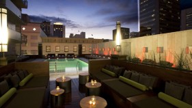 Infinity-Edge Hotel Pool Lounge Makes Splash