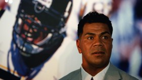 Coach: Seau "One of Greatest" in USC History