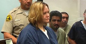 Mom Accused of Helping Molester Boyfriend Escape  