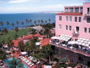 La Valencia's Wine Series Opens