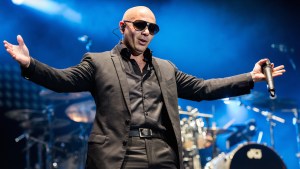 Pitbull to Host American Music Awards