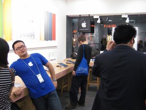 Students Upset With Apple Store in Library