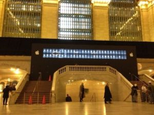 Apple Set to Open Its Largest Store Yet