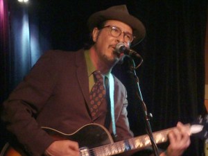 Gregory Page Pulls 'Heartstrings' on Valentine's Day