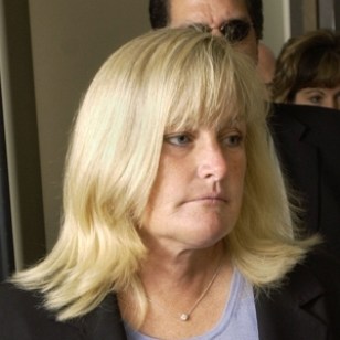 Jackson's Ex Debbie Rowe Sues Woman Over Interview