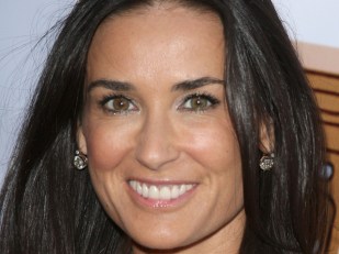 Demi Moore Uses Twitter to Help Prevent Suicide, Again