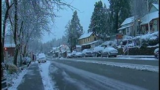 Julian Residents Enjoy Snowfall