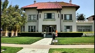 Police: Microscope Key to Mansion Mystery
