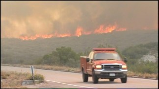 Fire Threatens Ranchita: Raw Video