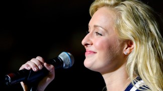 Mindy McCready Dies in Apparent Suicide