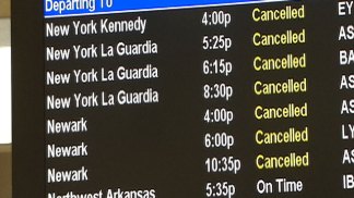 Passengers Line Up to Fly Out of San Diego