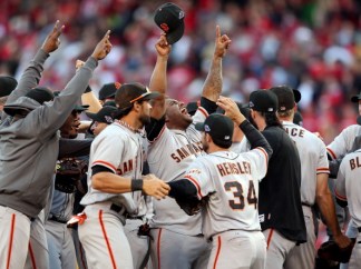 Giants Clinch NLDS in Photos