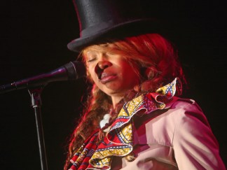 Screen Grabs: Erykah Badu at Humphreys by the Bay