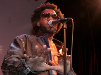 Dwele Settles in at Anthology