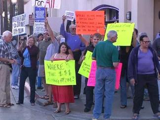 Hundreds Attend Health Care Town Hall
