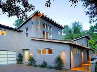 Ashton Kutcher's No Longer on the Market, But His House Is For $2.6M