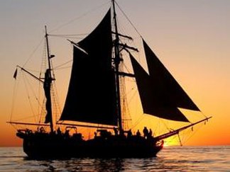 Tall Ships Sail into Bay