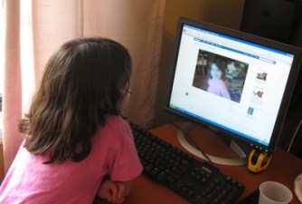 Sex Offenders Want to Use Facebook