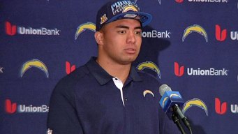 Manti Te'o Meets San Diego Media