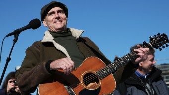 James Taylor Performs "America the Beautiful"
