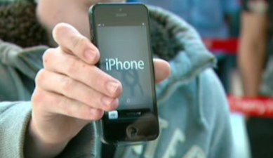 Apple Shares Fall Under $500 