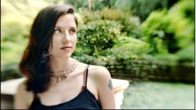 Jolie Holland Is Covered In ‘Blood’