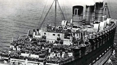 Queen Mary's Memorial Day Salute