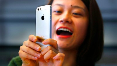 Apple Offers to Pay Motorola $1 Per iPhone