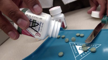 Officials with the county medical examiner's office are concerned about the rising number of people who die accidentally after using oxycodone, a painkiller found in such medications as OxyContin (sho Officials with the county medical examiner's office are concerned about the rising number of people who die accidentally after using oxycodone, a painkiller found in such medications as OxyContin (sho