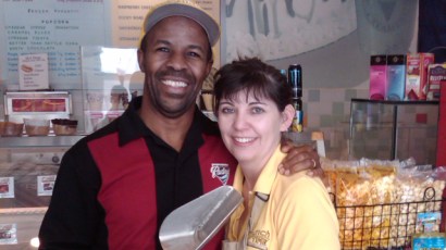 David and Kim Pinkney of San Diego Crunch Time Popcorn David and Kim Pinkney of San Diego Crunch Time Popcorn
