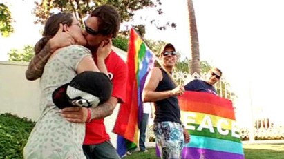 Gays Stage 'Kiss-In' at Mormon Temple